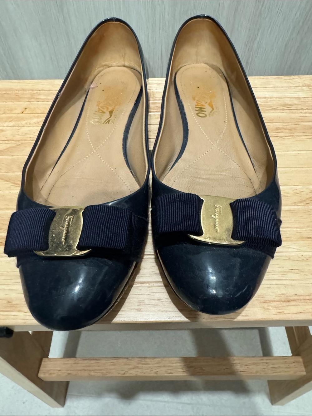 Ferragamo women’s flats 7B